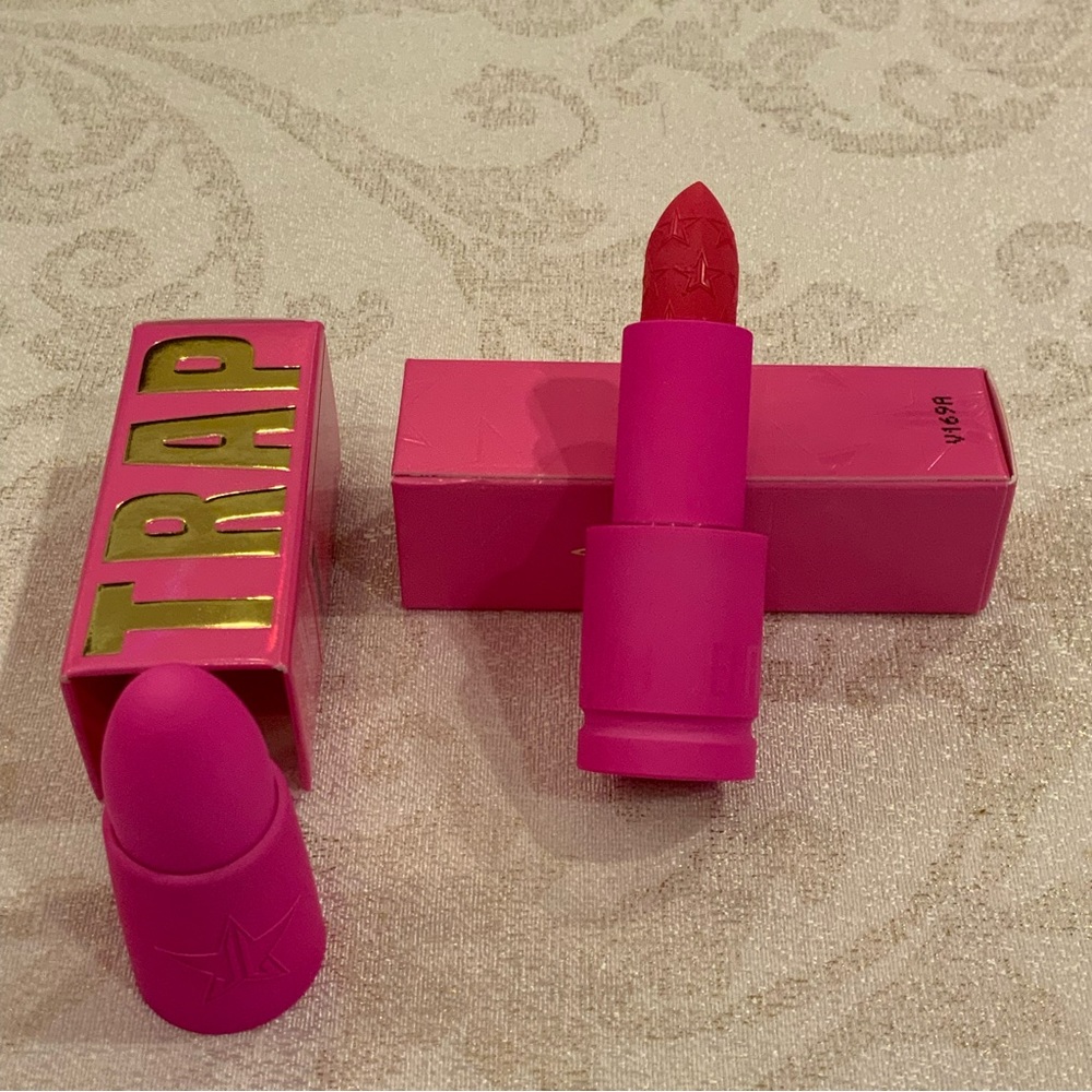 NEW Jeffree Star Cult of Roses velvet trap lipstick